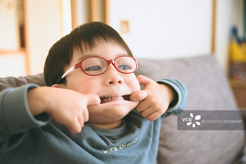 男孩的快乐图片素材