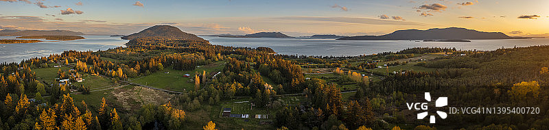 华盛顿州拉米岛的日落航拍景色图片素材