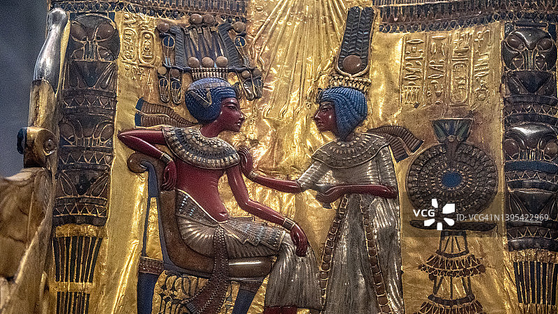 埃及开罗博物馆的图坦卡蒙黄金宝座图片素材