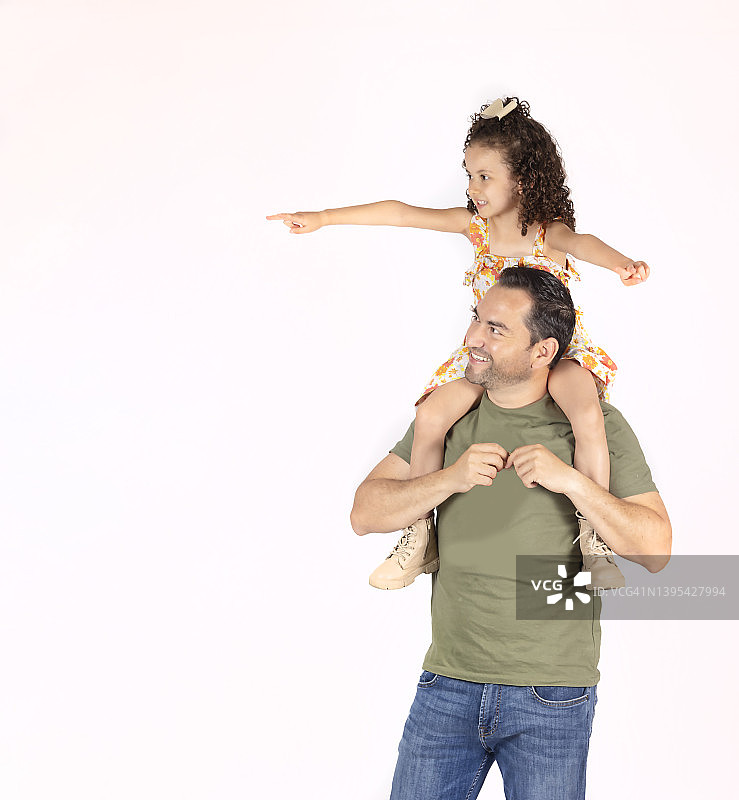 与父亲同行图片素材