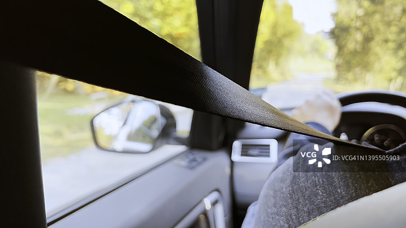 人驾驶汽车图片素材