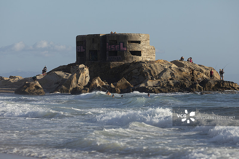 西班牙阿特兰特拉附近的废弃旧军事地堡图片素材