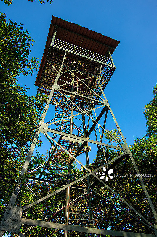 墨西哥韦拉克鲁斯奥里萨巴博雷戈生态公园瞭望塔图片素材