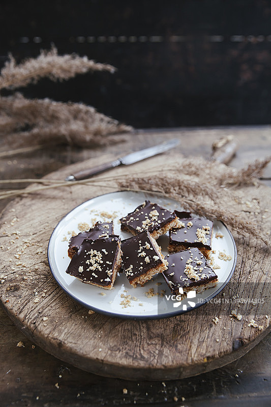 巧克力燕麦蛋糕图片素材