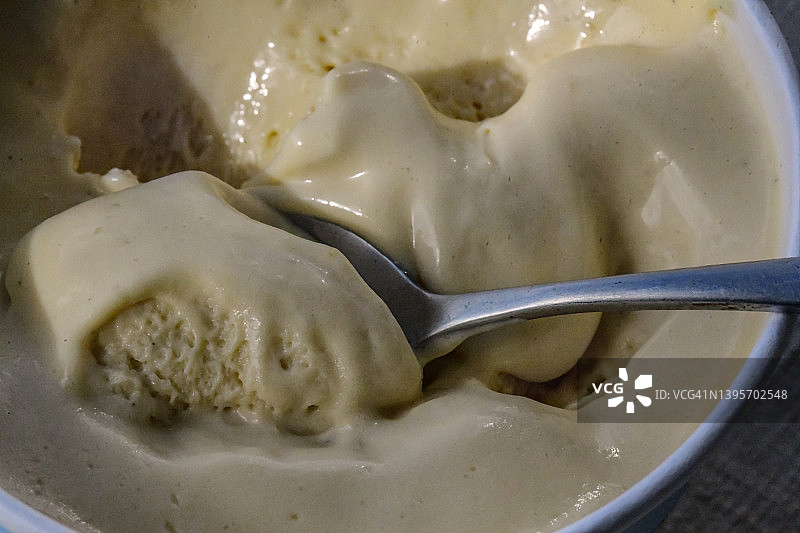 海盐焦糖冰淇淋图片素材