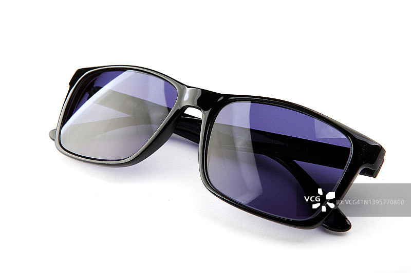 带偏光功能的男士太阳镜图片素材