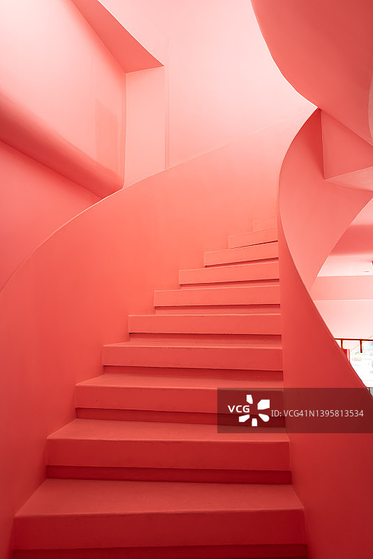 粉色楼梯三维空间图片素材