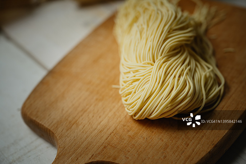 面板上的面条图片素材