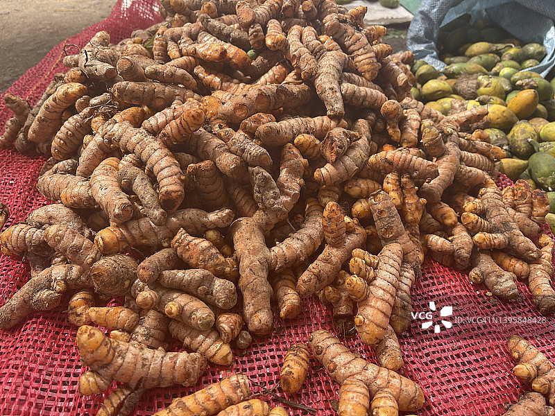 斯里兰卡巴杜拉市场的姜黄产品图片素材