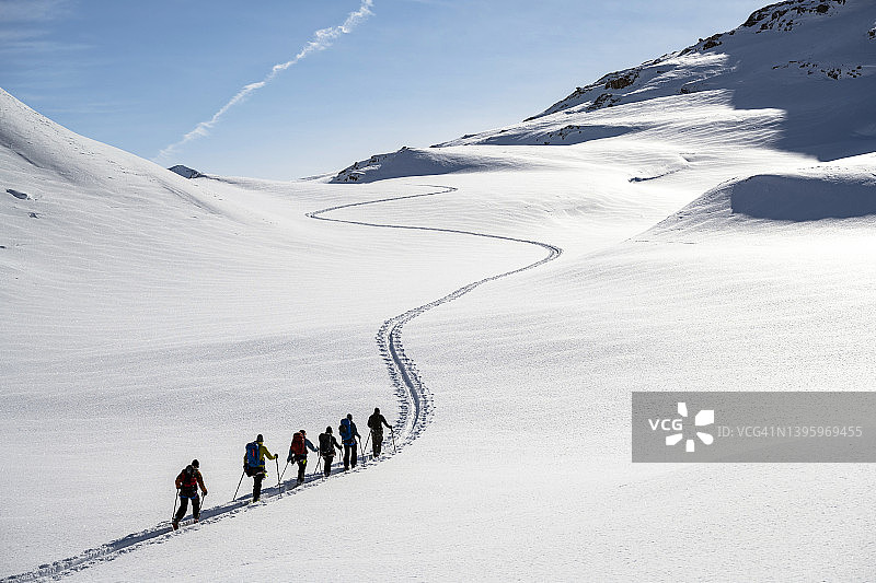 极限环境下的团队建设图片素材