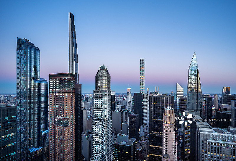 纽约亿万富翁之街的黄昏时分的俯视景象图片素材