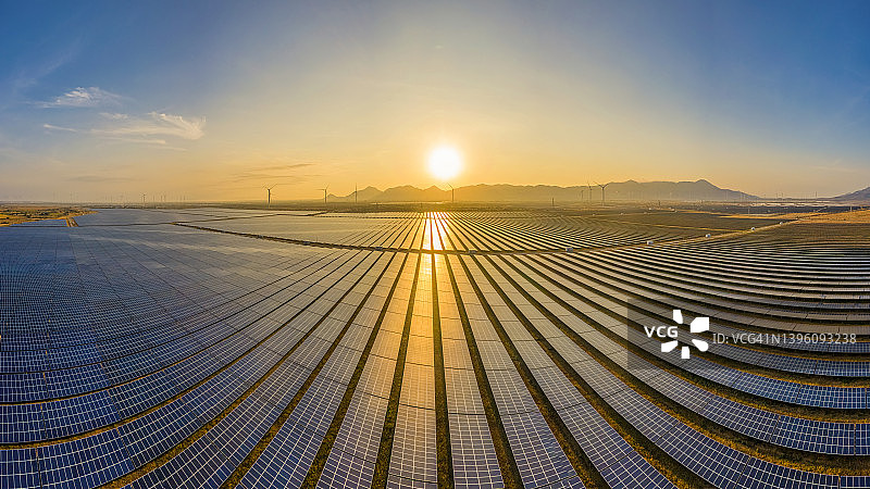 太阳能电池板，光伏发电，替代电源航拍图片素材