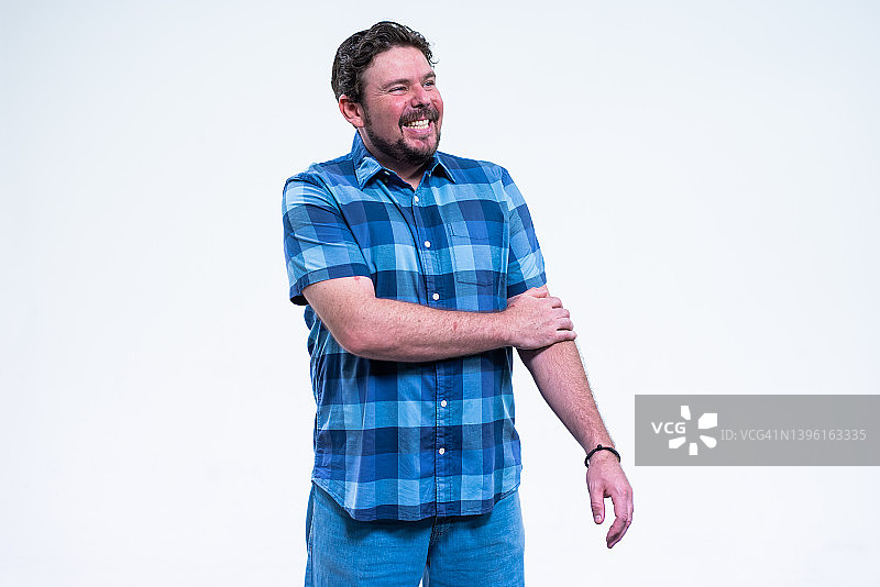 年长男人，工作室照片图片素材