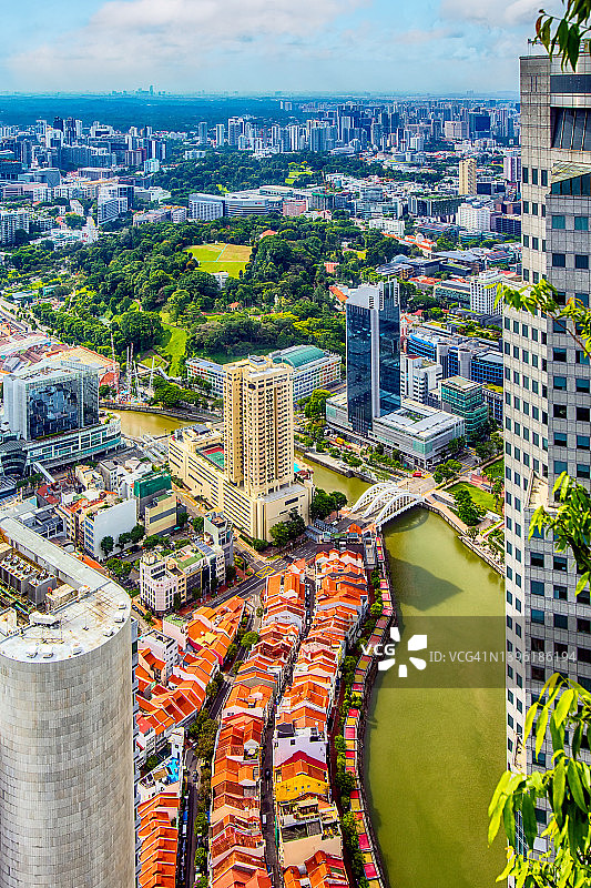 新加坡驳船码头的新加坡河图片素材