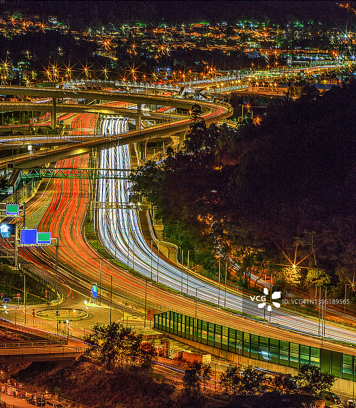 新界环回公路及恒元围公路上的汽车光轨图片素材