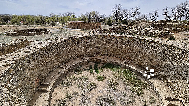 阿兹特克遗址国家纪念碑西基瓦遗址，新墨西哥州布隆菲尔德阿兹特克图片素材