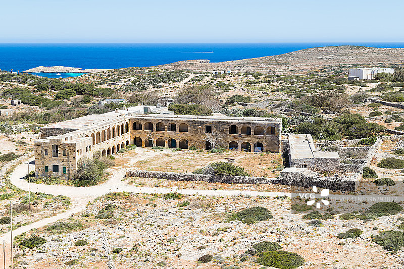 科米诺岛上废弃的隔离医院图片素材