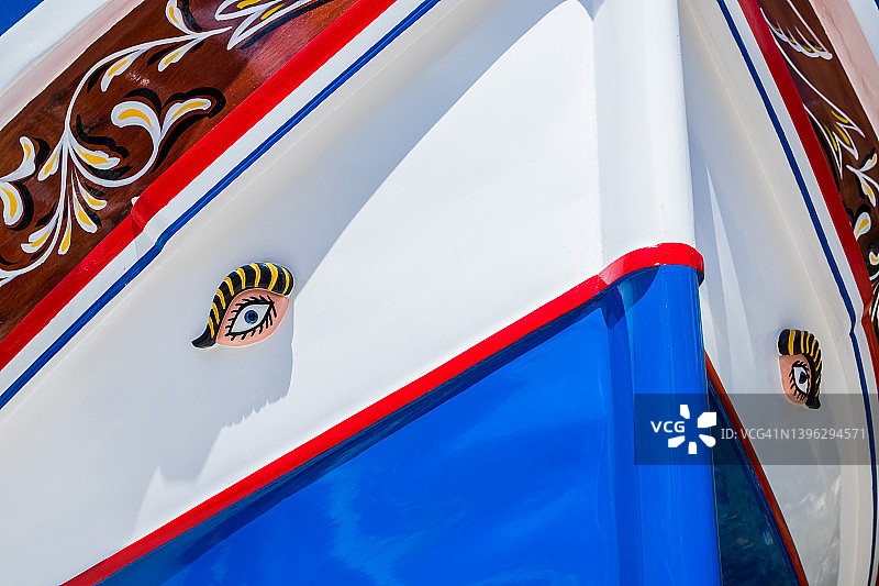 色彩鲜艳的鲁佐船图片素材