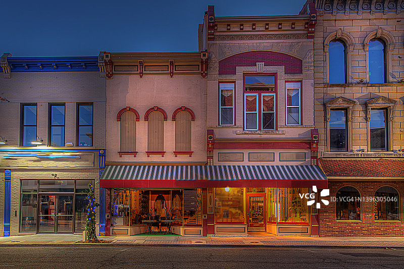 文森斯印第安纳州主街的建筑立面图片素材