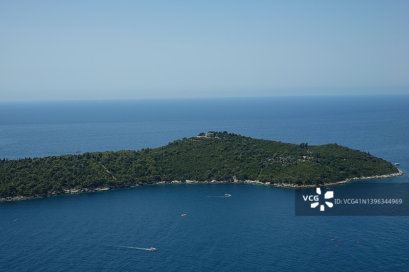 俯瞰大海的海岬城堡图片素材