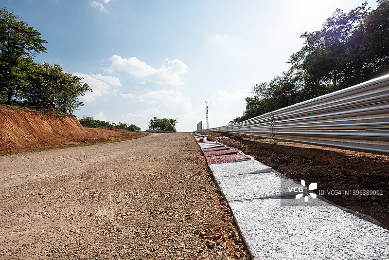 赛车泥路图片素材