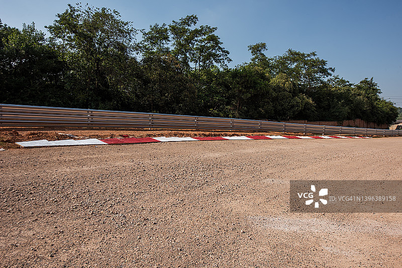 赛车泥路图片素材