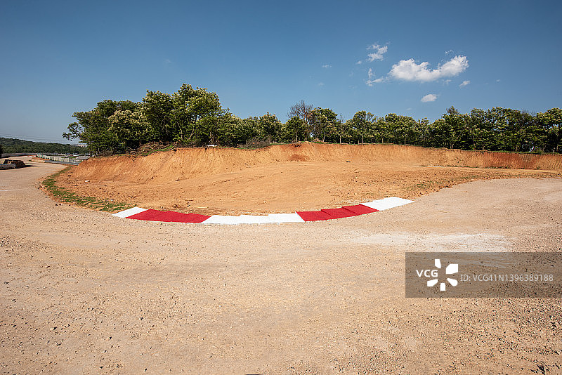 赛车泥路图片素材