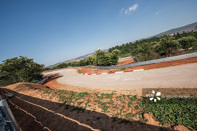 赛车泥路图片素材