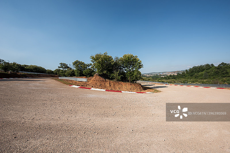 赛车泥路图片素材