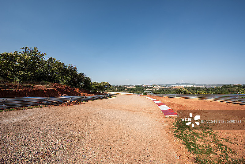 赛车泥路图片素材