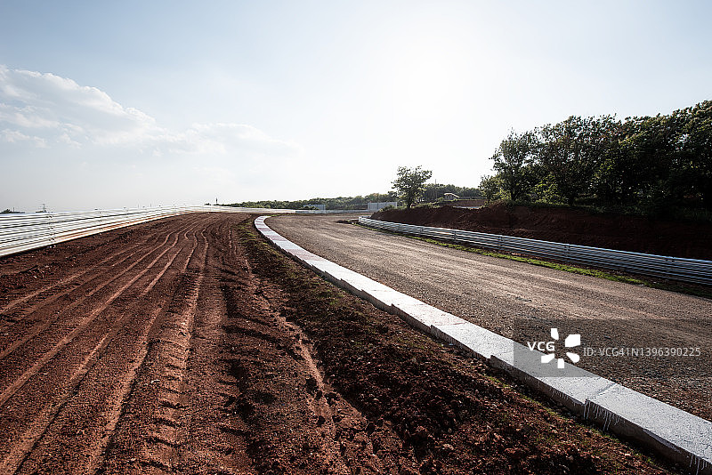 赛车泥路图片素材