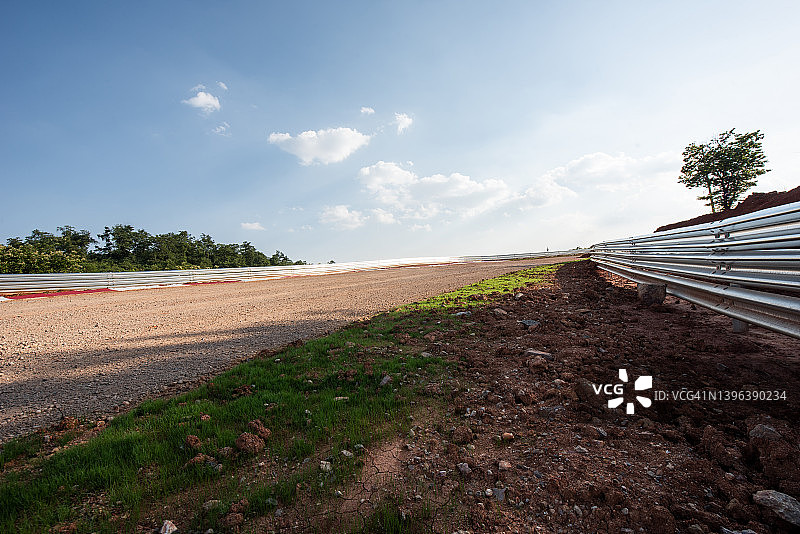 赛车泥路图片素材