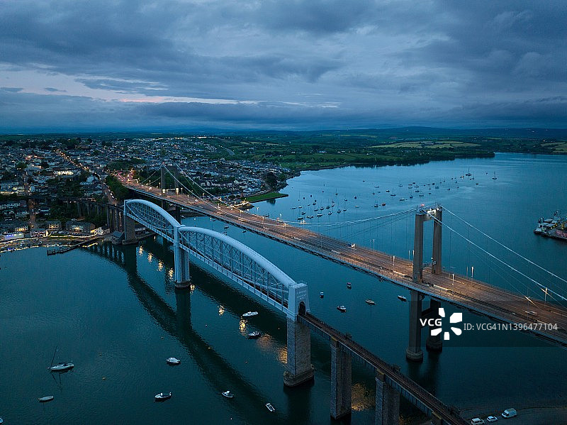 塔马河上的桥梁图片素材