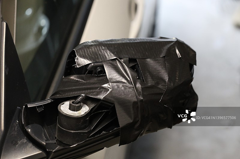 汽车破损后视镜图片素材