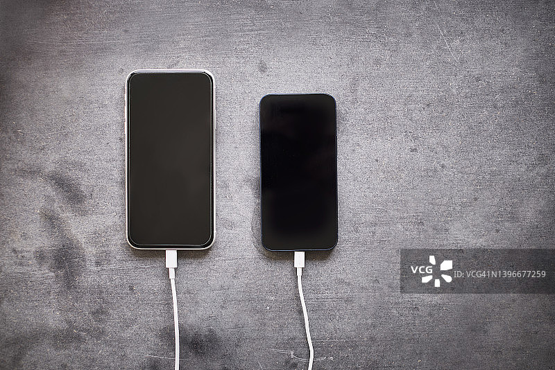 连接到充电宝的手机图片素材