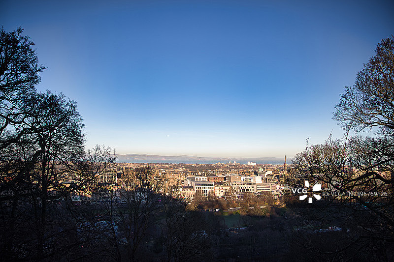 从爱丁堡城堡看到的城市景观图片素材