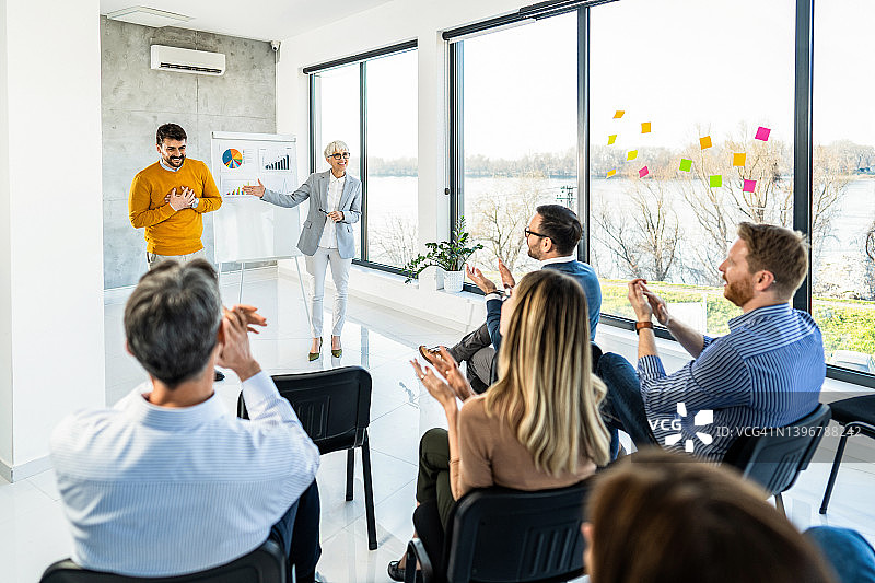 欢迎新同事！图片素材