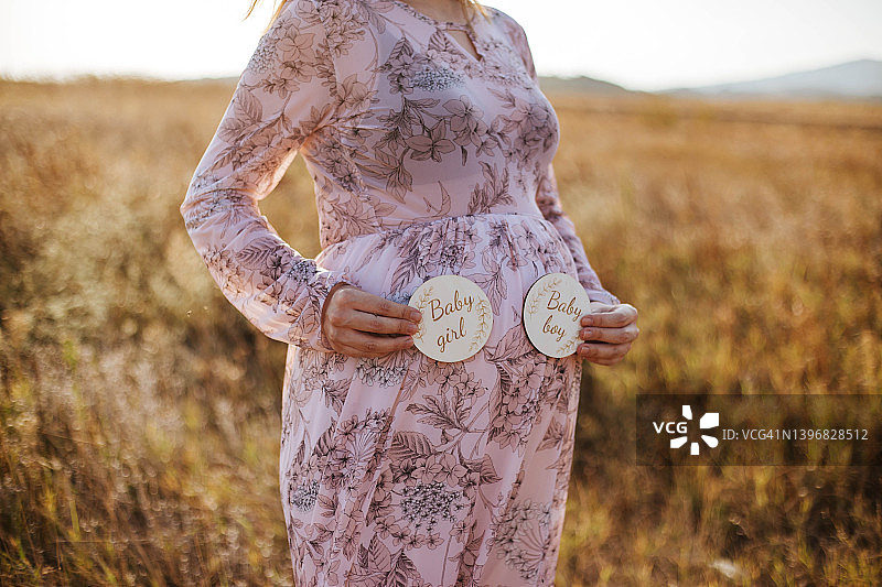 男孩还是女孩图片素材