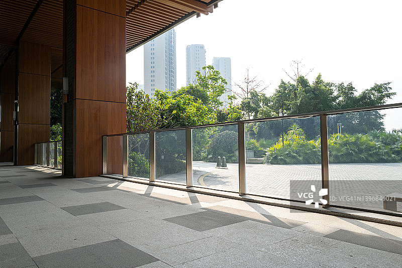 阳台玻璃围栏图片素材