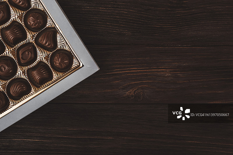 盒装巧克力糖果图片素材