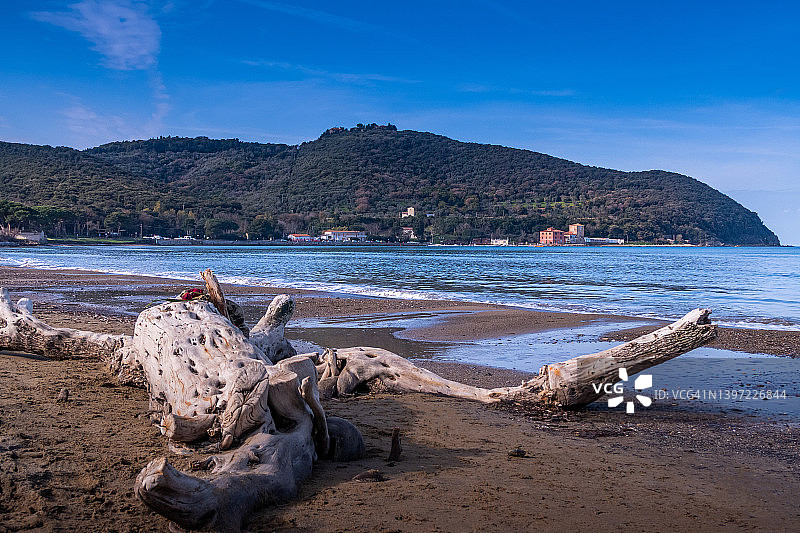 意大利托斯卡纳波普洛尼亚皮翁比诺步行图片素材