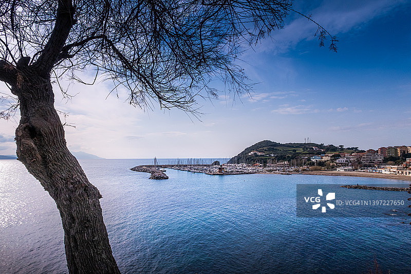 意大利托斯卡纳波普洛尼亚皮翁比诺步行图片素材