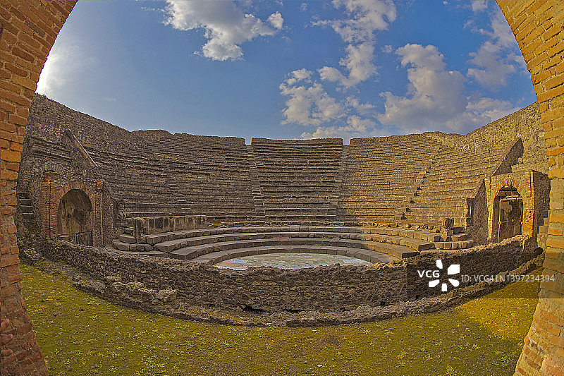 庞贝古城的剧场，意大利坎帕尼亚那不勒斯图片素材