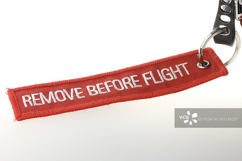 飞机起飞前移除部件上的红色标签图片素材