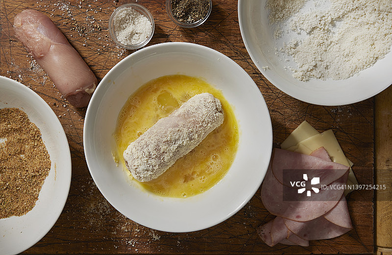 准备蓝带鸡排图片素材