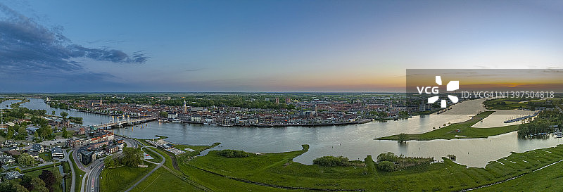 坎彭春日日落全景鸟瞰图图片素材