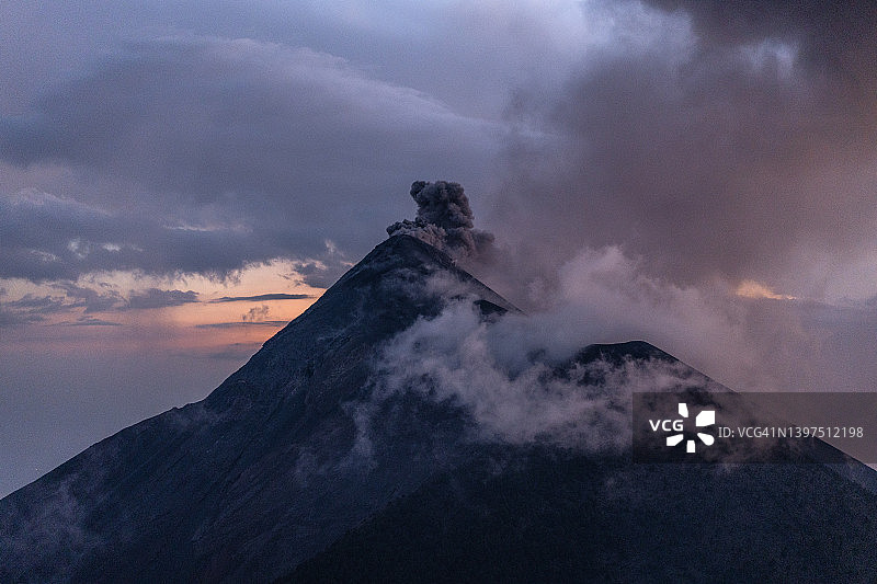 危地马拉富埃戈火山爆发图片素材