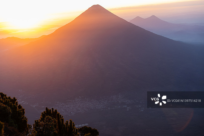 危地马拉阿瓜火山风光图片素材