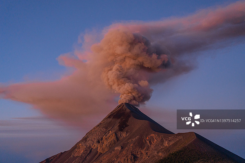 危地马拉富埃戈火山爆发图片素材