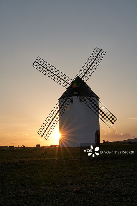 马拉基利亚的旧风车图片素材